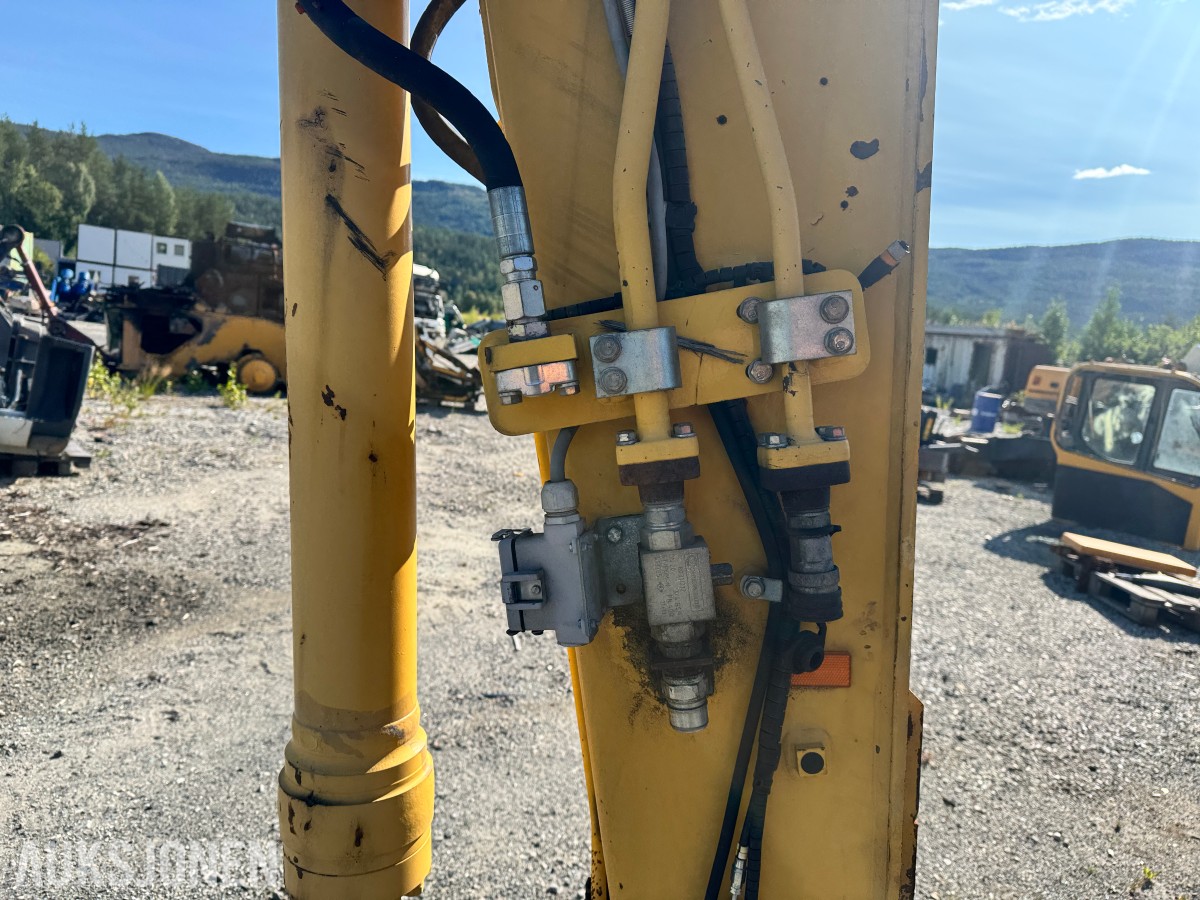 2012 Komatsu PW160-8 hjulgraver – brannskadet reparasjonsobjekt
