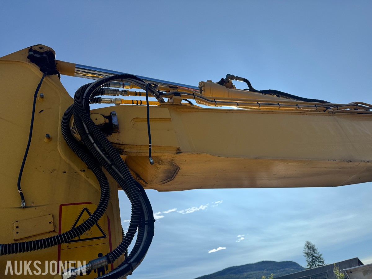2012 Komatsu PW160-8 hjulgraver – brannskadet reparasjonsobjekt