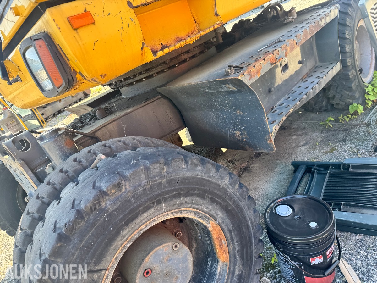 2012 Komatsu PW160-8 hjulgraver – brannskadet reparasjonsobjekt