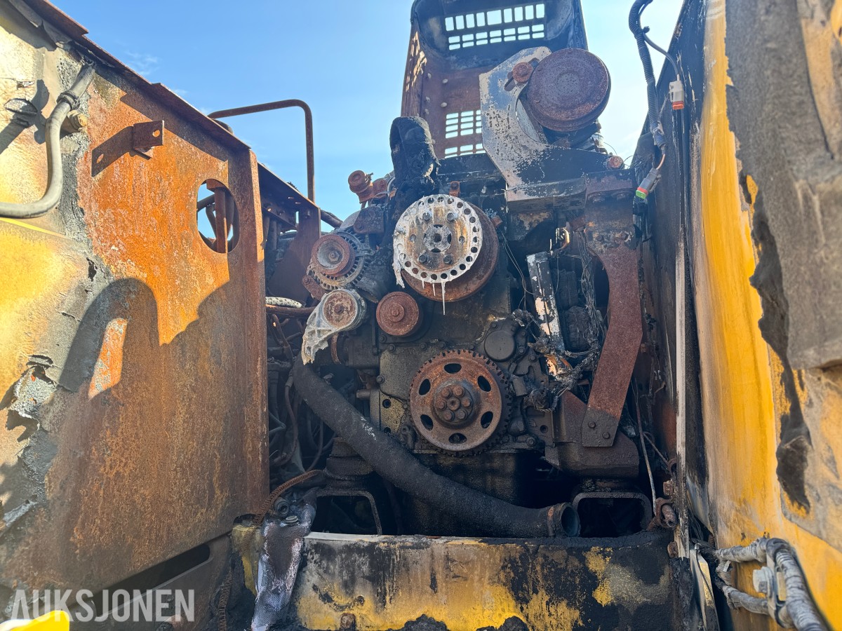 2012 Komatsu PW160-8 hjulgraver – brannskadet reparasjonsobjekt