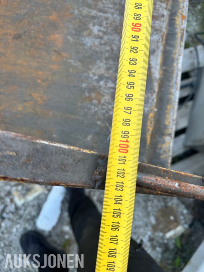 Tippcontainer m/hjul – ca. 180 cm lengde