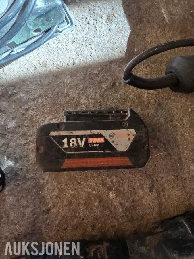 Håndverktøy Div Håndverktøy 1 lader og noen batterier
