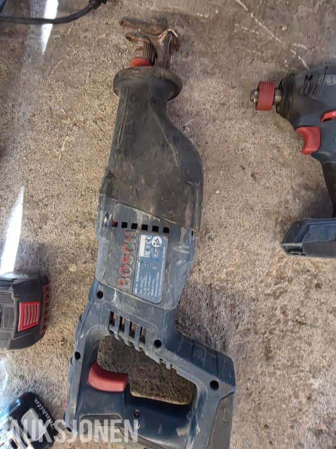 Håndverktøy Div Håndverktøy 1 lader og noen batterier