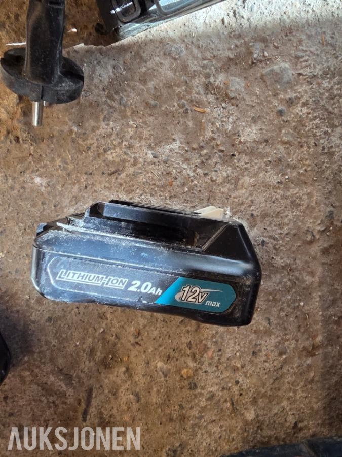 Håndverktøy Div Håndverktøy 1 lader og noen batterier