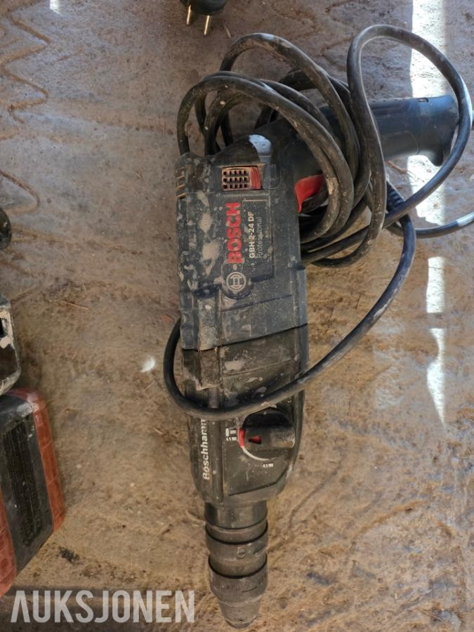 Håndverktøy Div Håndverktøy 1 lader og noen batterier