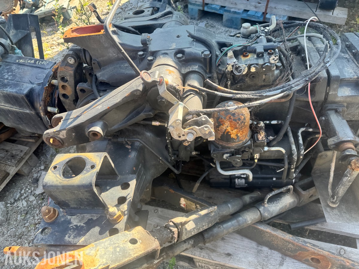 Massey Ferguson 375 - 1992 modell komplett girkasse med bakaksel