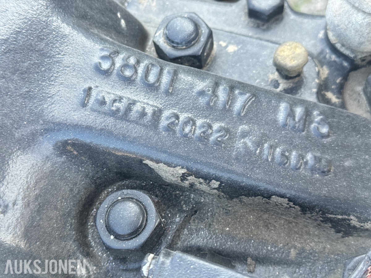 Massey Ferguson 375 - 1992 modell komplett girkasse med bakaksel