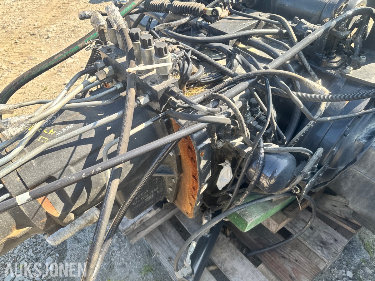 Valtra 1700 komplett girkasse / transmisjon