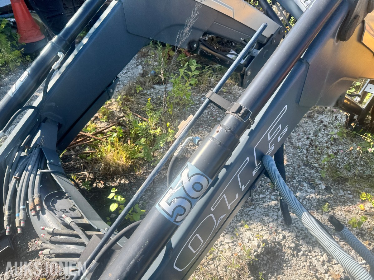 2017 Ålö Valtra 56 EURO/SMS 3RD QL ESD frontlaster