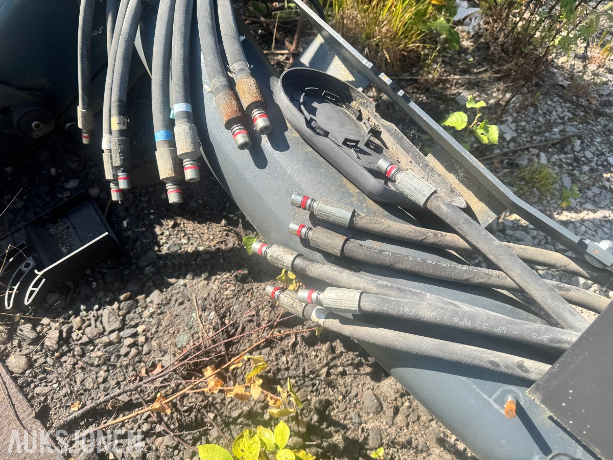 2017 Ålö Valtra 56 EURO/SMS 3RD QL ESD frontlaster