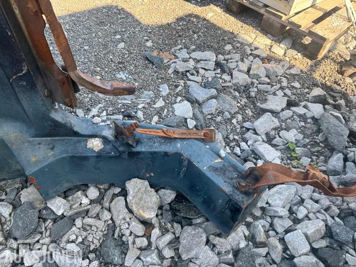 Motvekt / lodd til Hyundai 145 gravemaskin