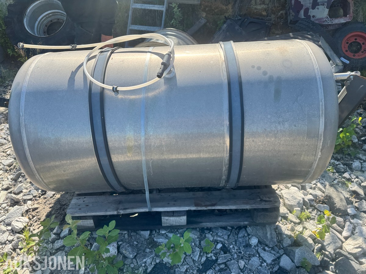 Vanntank i aluminium fra betongbil