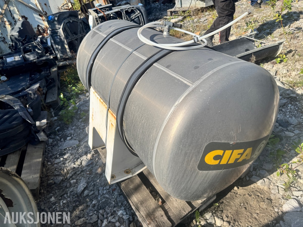 Vanntank i aluminium fra betongbil