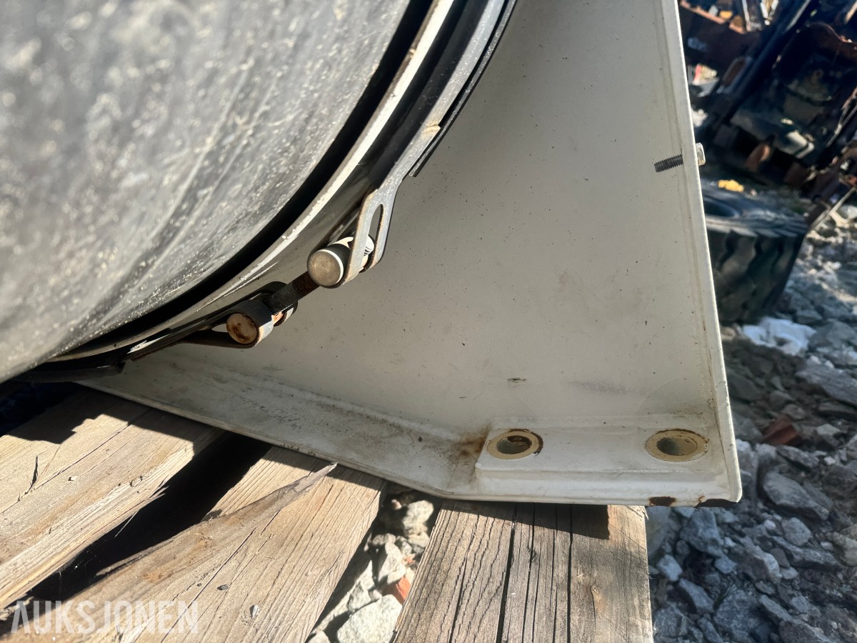Vanntank i aluminium fra betongbil