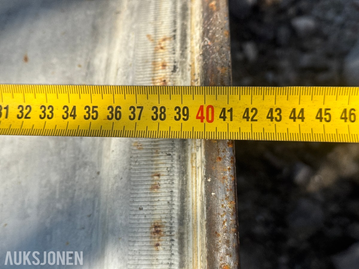 Valtra N122 stålfelg – 8-bolt – ca. 76 x 40 cm