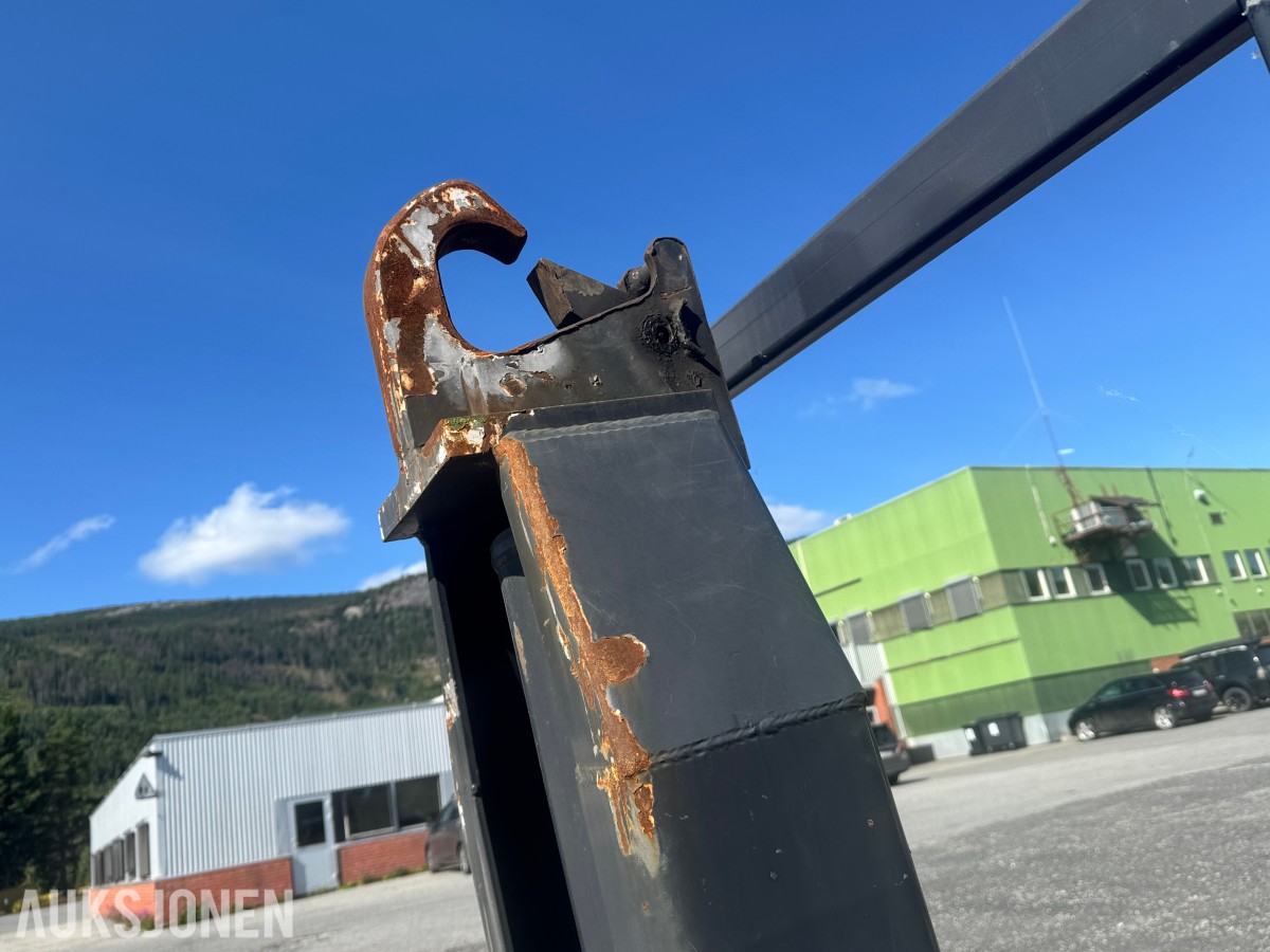 2021 Zetterbergs LIVAB AL26.5550 krokløft - CE-merking - hydraulikkanlegg med ventilblokk og elektrisk koblingsboks - hjelperamme, teleskopdel og bakre rullebukk