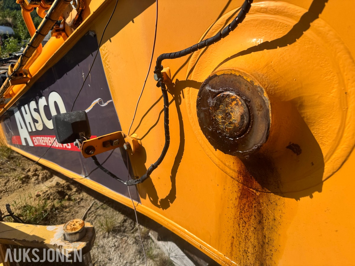 Gravemaskinbom Hyundai Robex 210 - hydrauliske sylindre montert - hydraulikkrør og slangesett - festeører for hurtigfeste