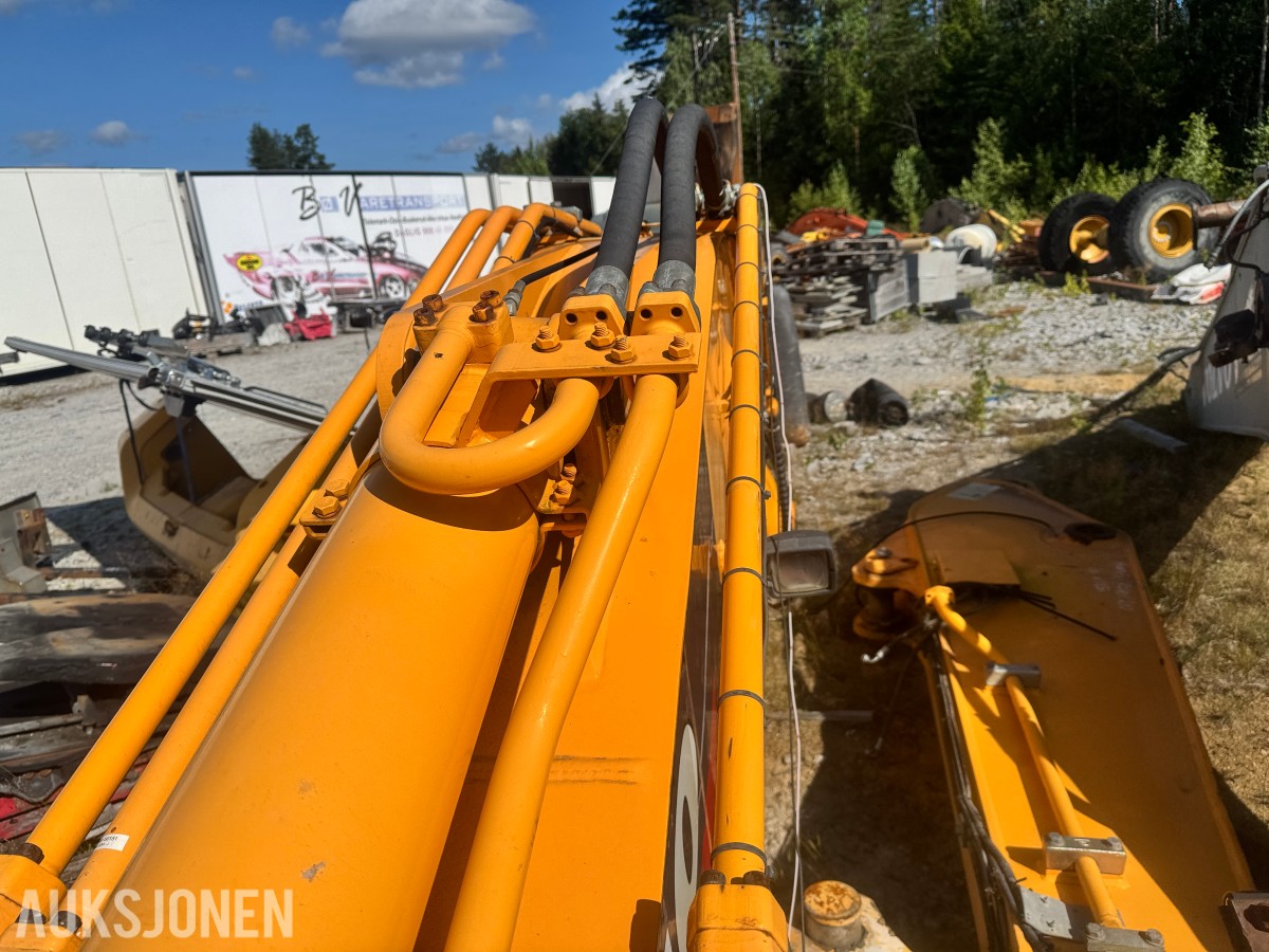 Gravemaskinbom Hyundai Robex 210 - hydrauliske sylindre montert - hydraulikkrør og slangesett - festeører for hurtigfeste