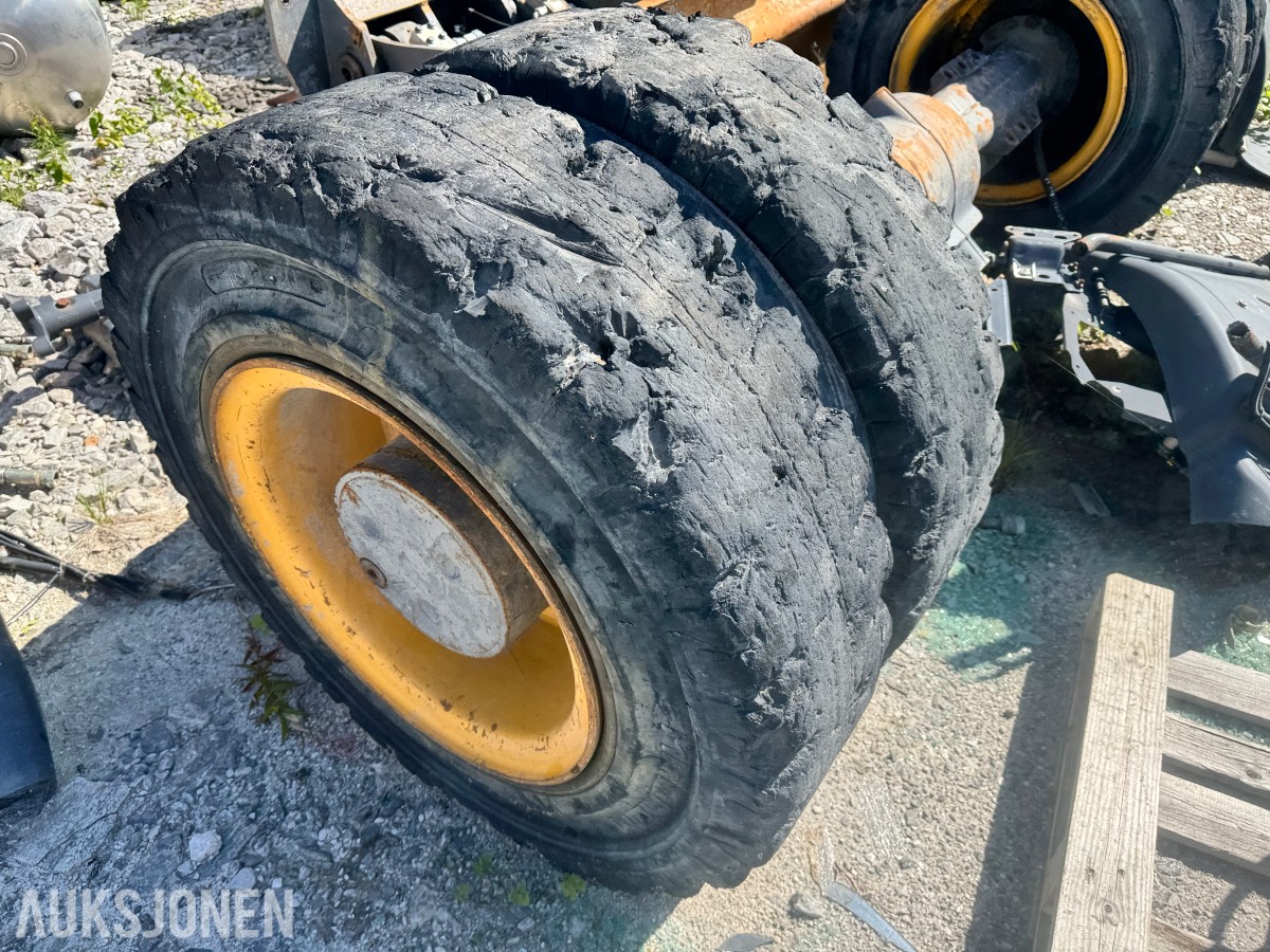 Bakaksel til Volvo 230 – med hjul