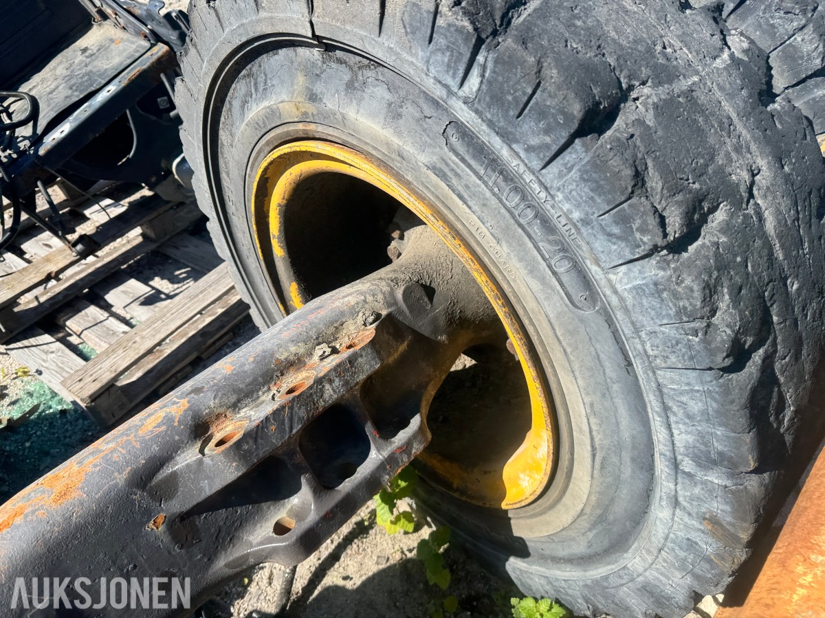 Bakaksel til Volvo 230 – med hjul