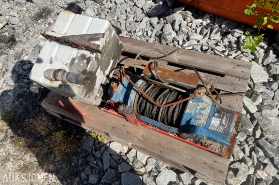 Ramsey IPH-8000 hydraulisk vinsj - maks trekkraft 8.000 lbs / 3.630 kg - wire 3/8 tomme - hydraulikktank og betjeningsventil