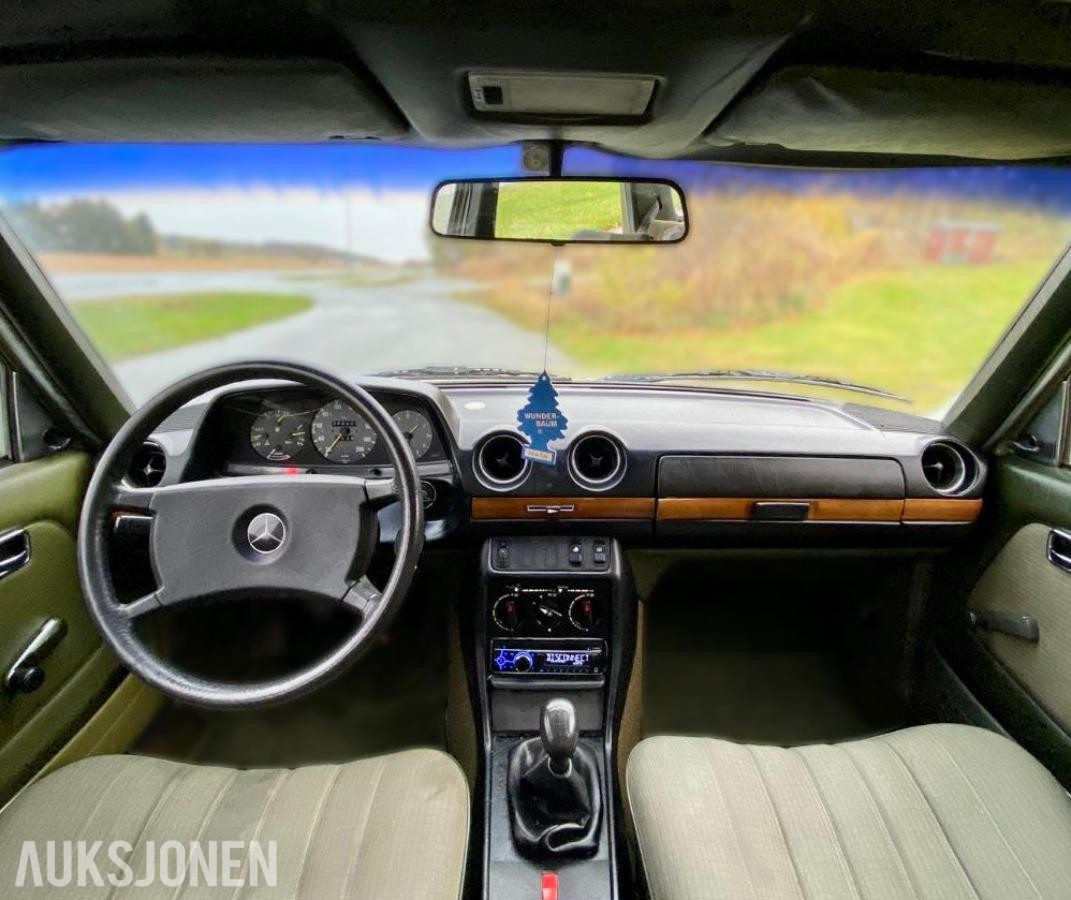 1983 Mercedes-Benz 230E 2.3 134HK MYE PÅKOSTET