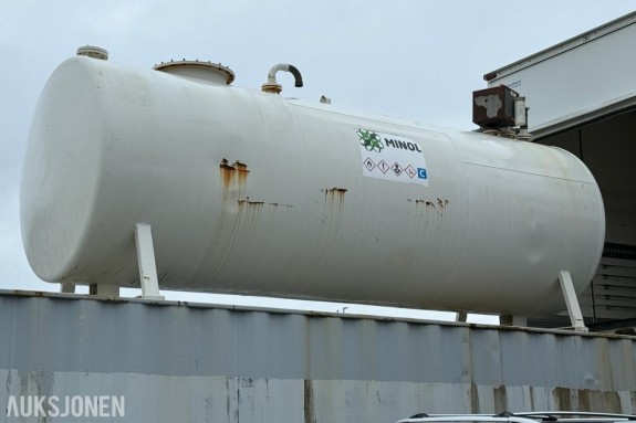 2000 Drivstoff tank 9.000 liter