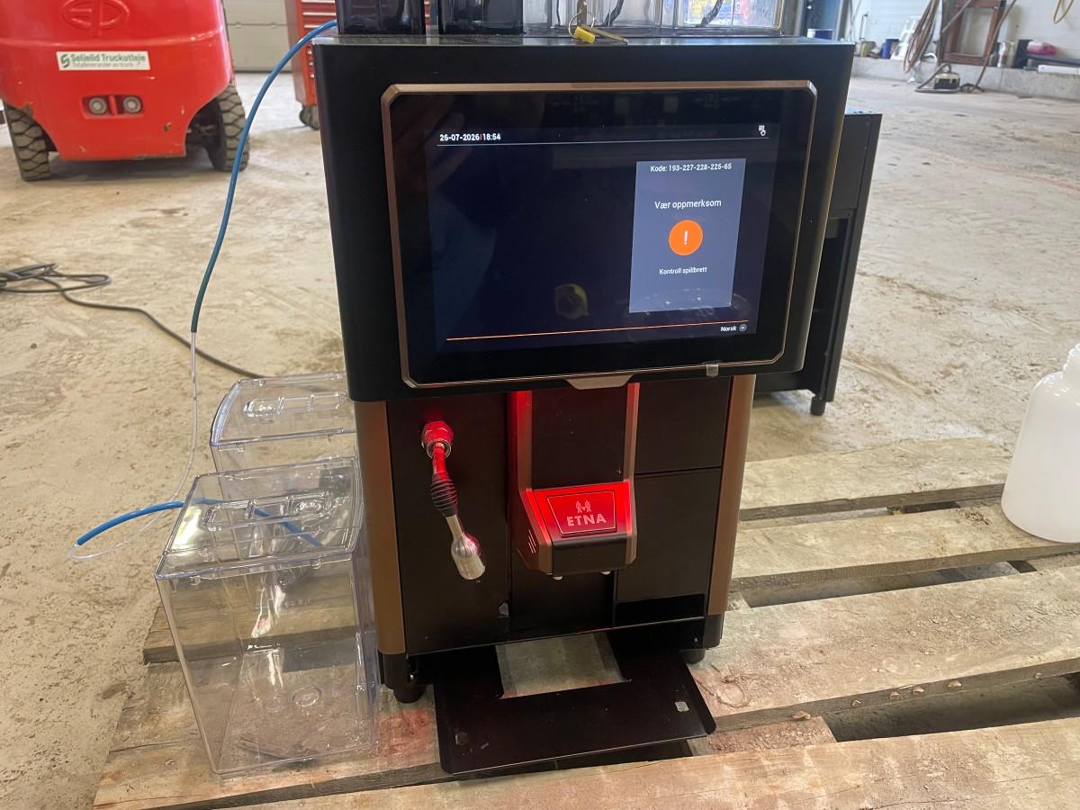 2024 ETNA Sagitta Espresso kaffemaskin med MilkBase - 2 kverner