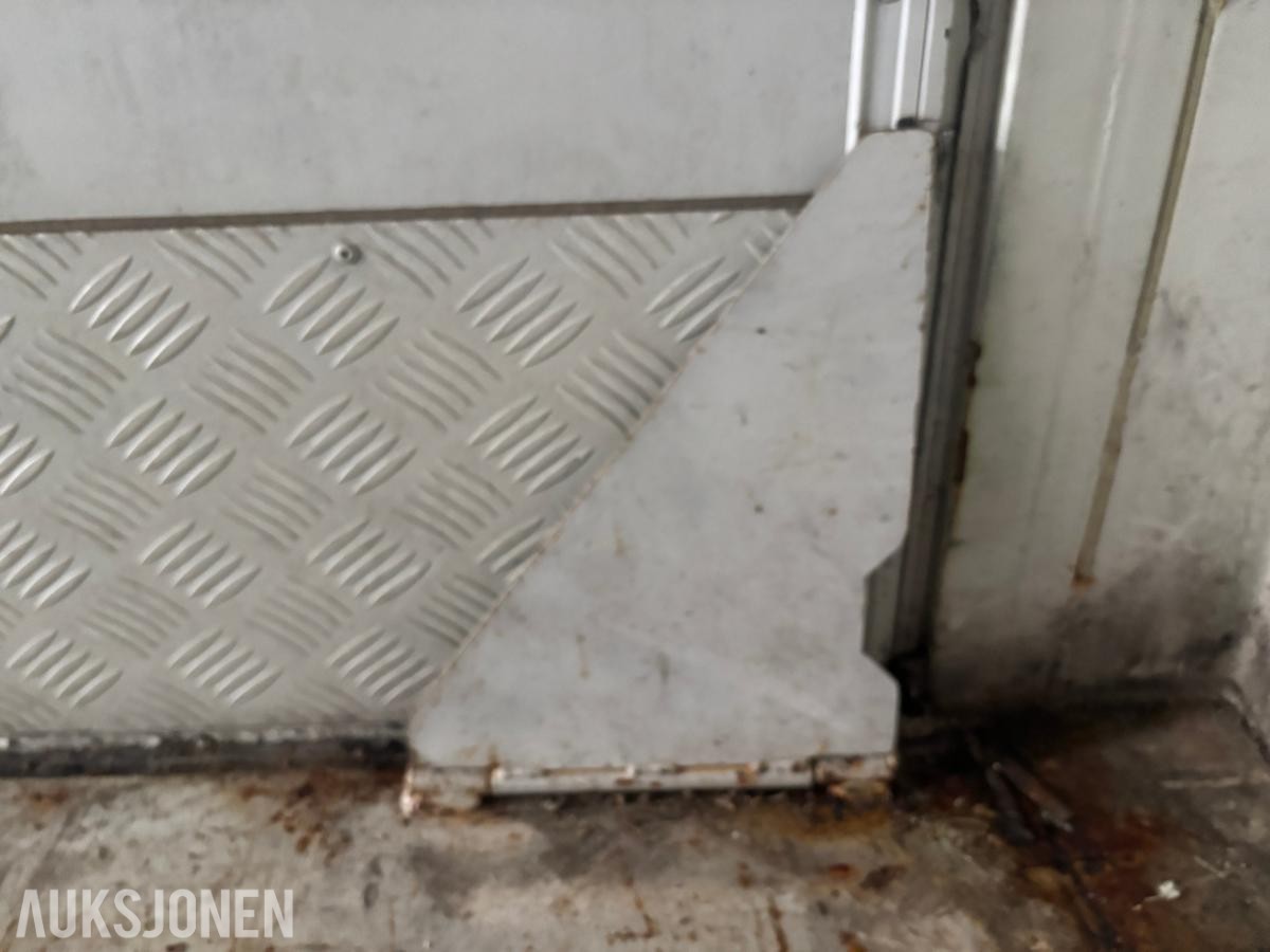 24 fots container med full sideåpning – 48,7 m³ – Doble endedører