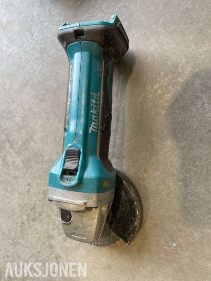 Stort parti Makita elektroverktøy, batterier og ladere