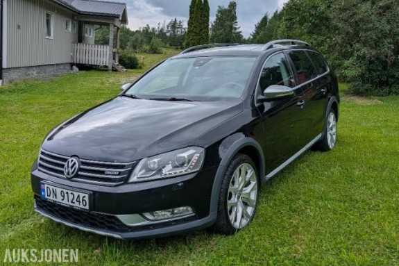 2012 Volkswagen Passat 2.0 140hk 4MOTION CRUISEKONTROLL HENGERFESTE SKINN SOLTAK S+V DEKK EU OK 04.2028