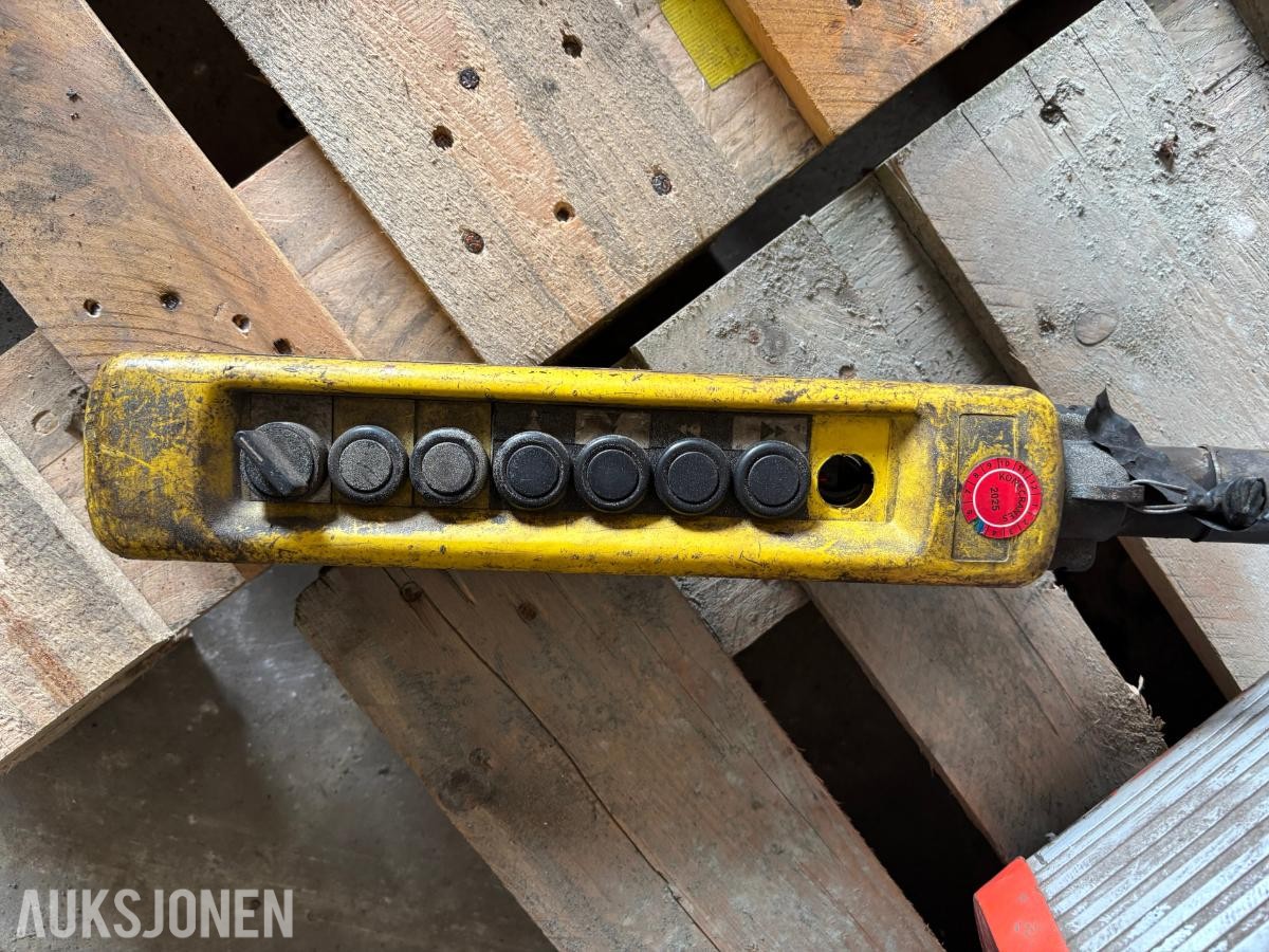 2015 Konecranes CLX10C041100 elektrisk kjettingtalje 1000 kg - Løpekatt  
