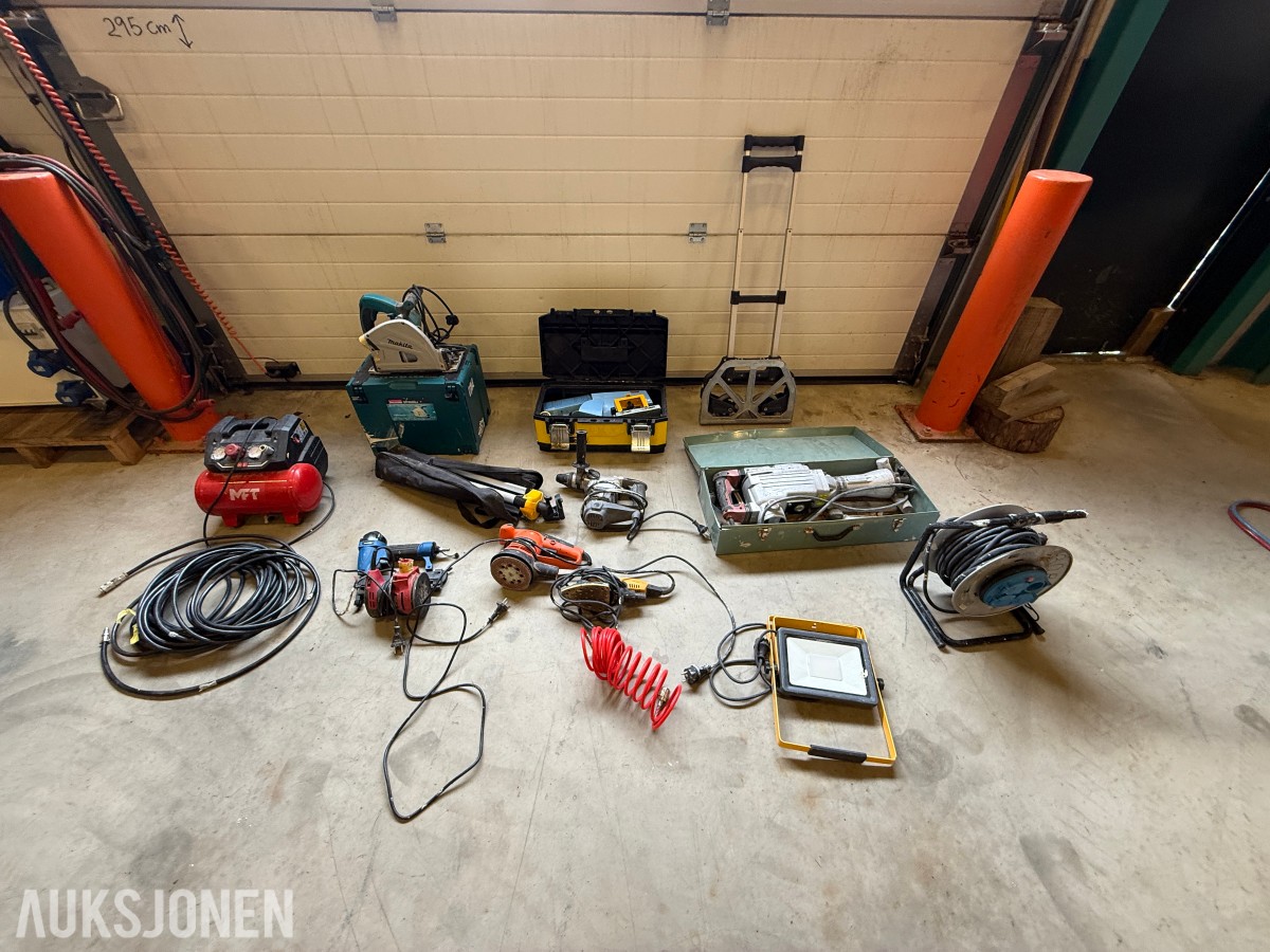 Parti med elektrisk verktøy og diverse utstyr