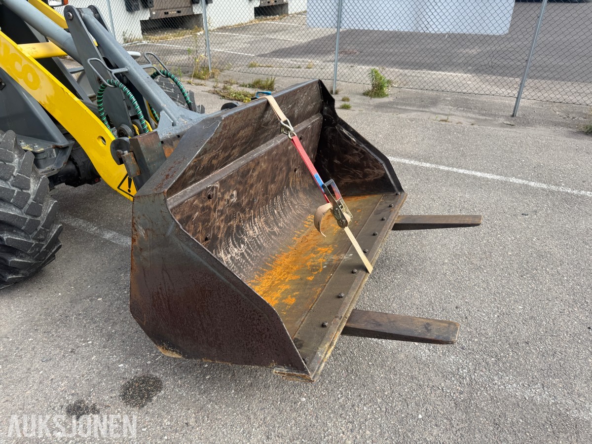 2013 KramerAllrad 750 hjullaster med skuffe og pallegafler