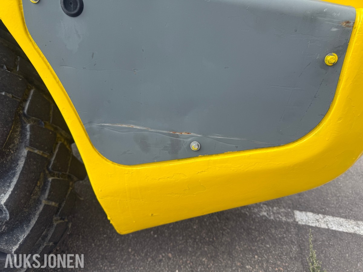 2013 KramerAllrad 750 hjullaster med skuffe og pallegafler
