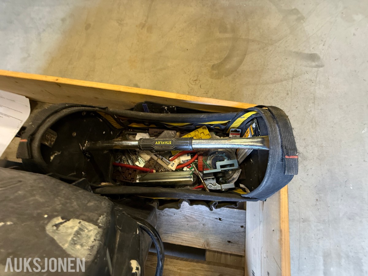 Parti med elektrisk verktøy og maskiner – Makita, Bosch, Stanley m.m.