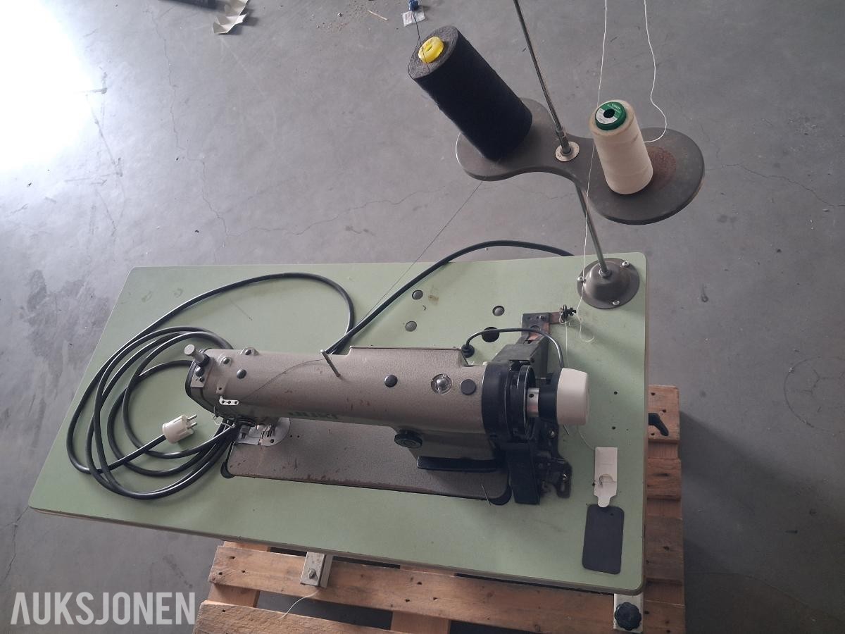 SYMASKIN Juki DLN-415 - til kalesjer og puter, Reparasjonsobjekt