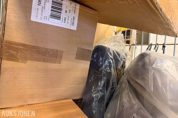 Dresser og dvs tekstiler-Mye forskjellig egnet til butikker