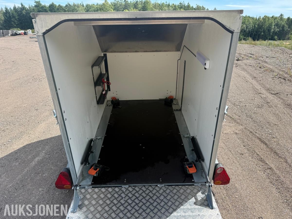 2019 TYSSE MAKO LIFT-M/FJERNKONTROLL - INNVENDIG LYS OG STROPPER 