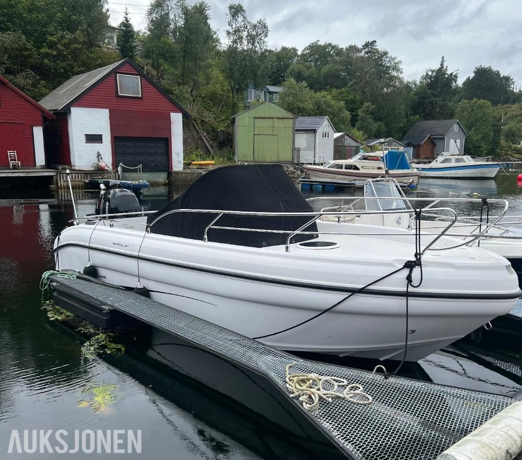 2012 Ranieri Shadow 24 m/F250 Mercury Verado 2020