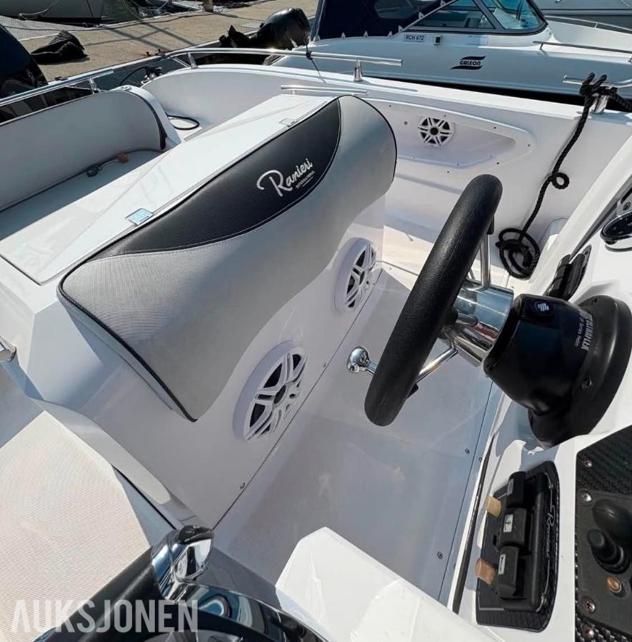 2012 Ranieri Shadow 24 m/F250 Mercury Verado 2020