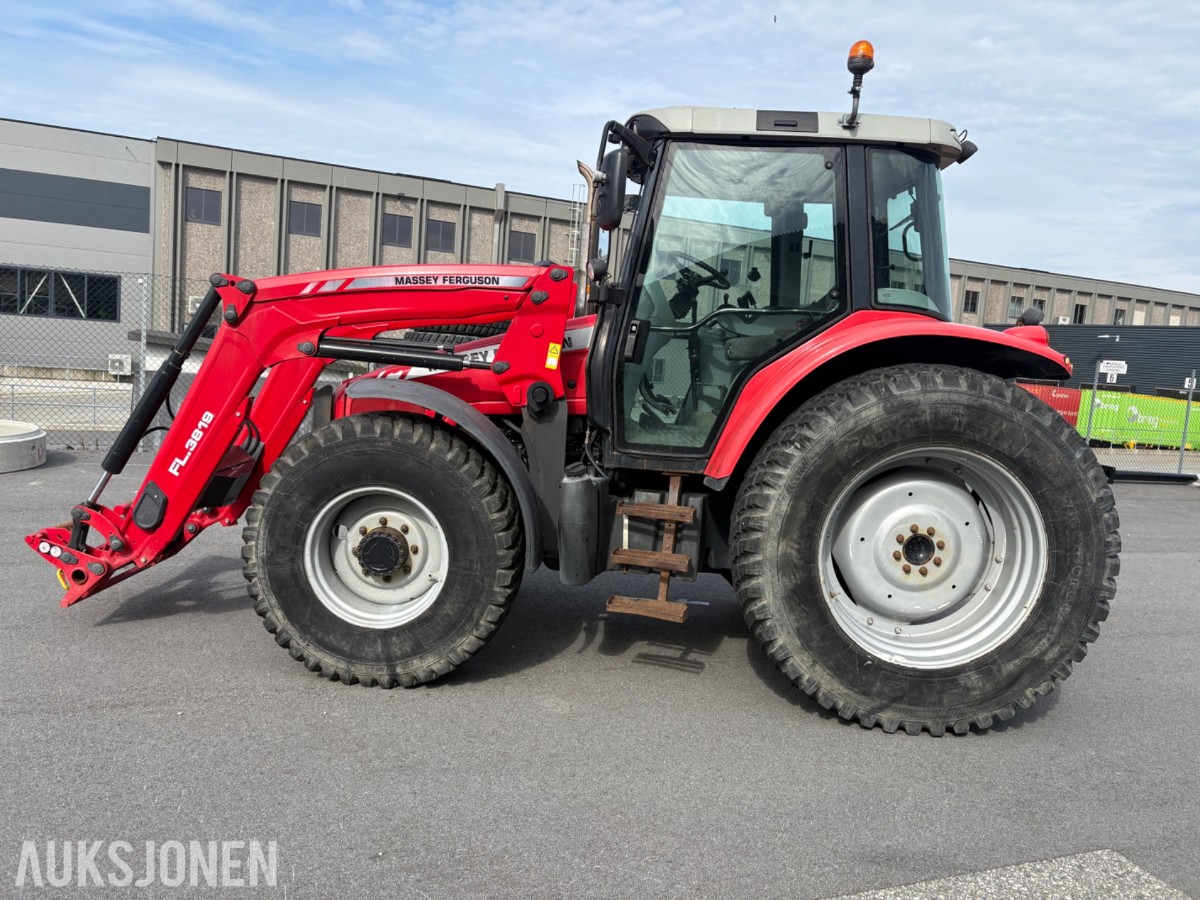 Massey 6455 traktor med frontlaster og ekstra hjulsett 5544 timer