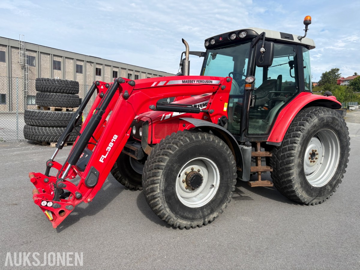 Massey 6455 traktor med frontlaster og ekstra hjulsett 5544 timer
