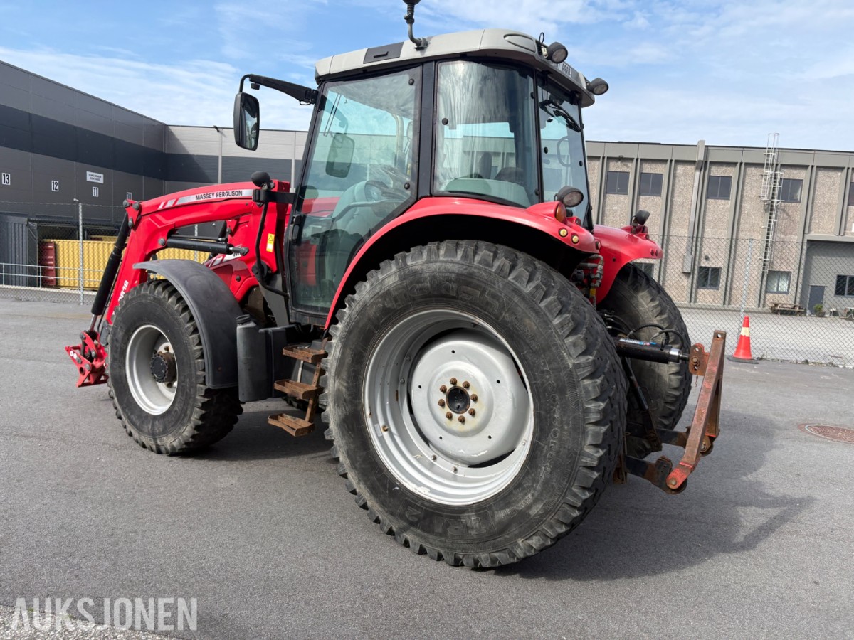 Massey 6455 traktor med frontlaster og ekstra hjulsett 5544 timer