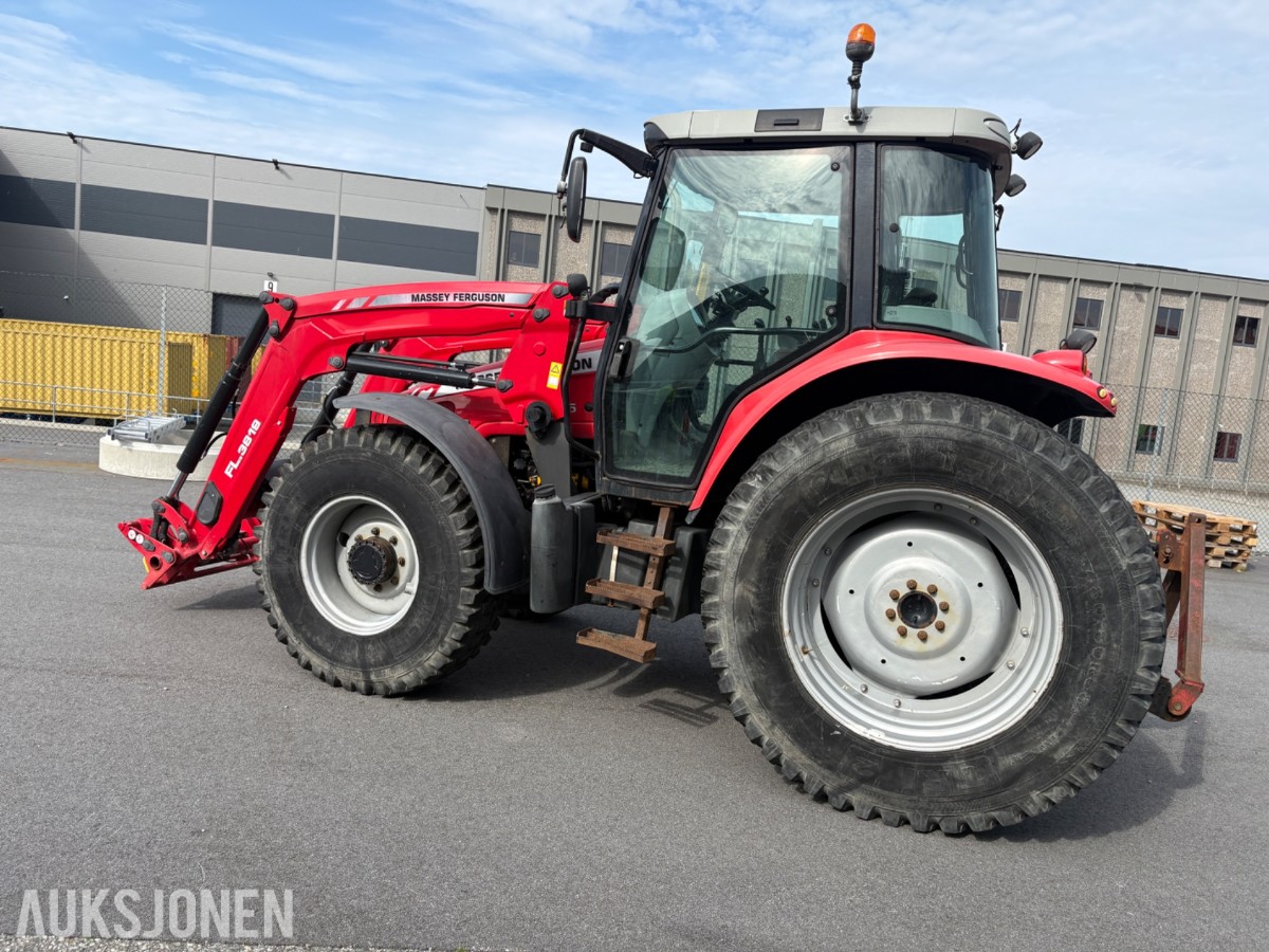Massey 6455 traktor med frontlaster og ekstra hjulsett 5544 timer