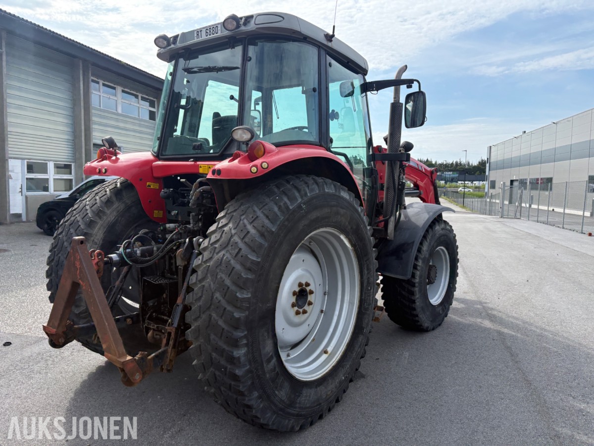 Massey 6455 traktor med frontlaster og ekstra hjulsett 5544 timer