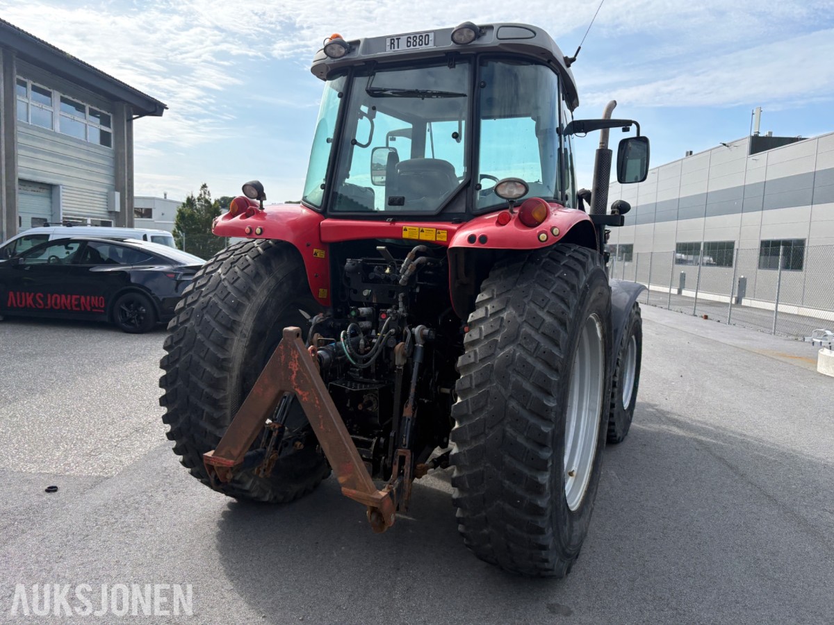 Massey 6455 traktor med frontlaster og ekstra hjulsett 5544 timer