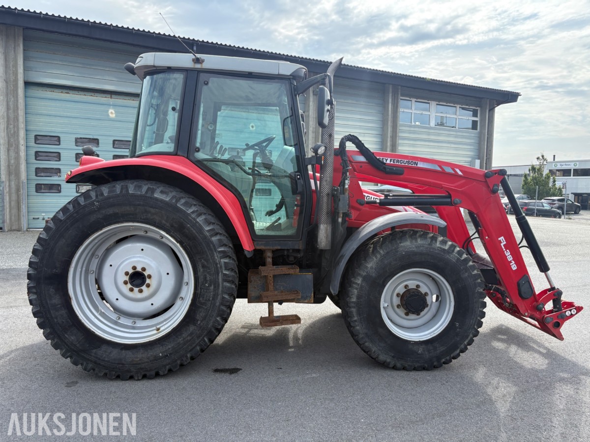 Massey 6455 traktor med frontlaster og ekstra hjulsett 5544 timer