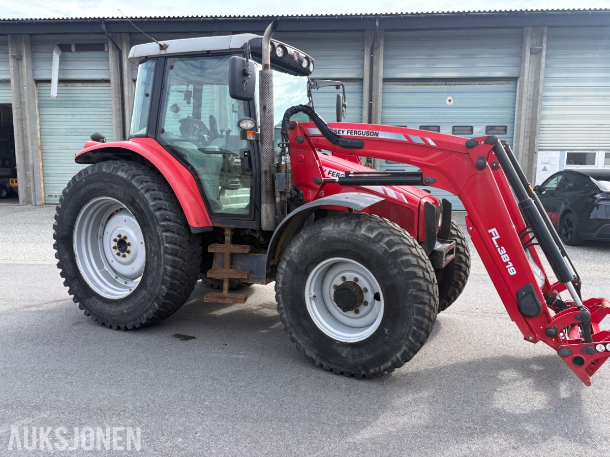 Massey 6455 traktor med frontlaster og ekstra hjulsett 5544 timer
