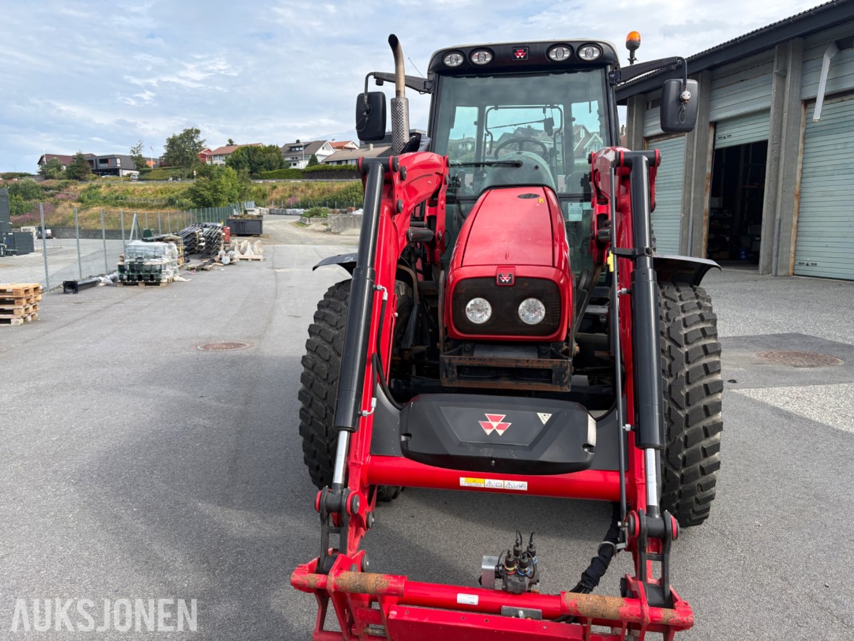 Massey 6455 traktor med frontlaster og ekstra hjulsett 5544 timer